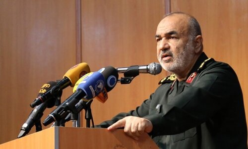 سرلشگر سلامی: یکی از ۳ کشور دارای موشک بالستیک نقطه‌زن هستیم