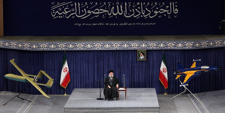 رهبر انقلاب: ایجاد تردید و تعلل در خواص مهمترین برنامه دشمن است