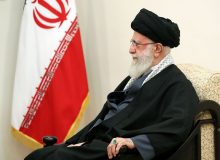 رهبر انقلاب: تشییع مردمی رئیس‌جمهور پیام قوت جمهوری اسلامی به همه‌ی دنیا بود