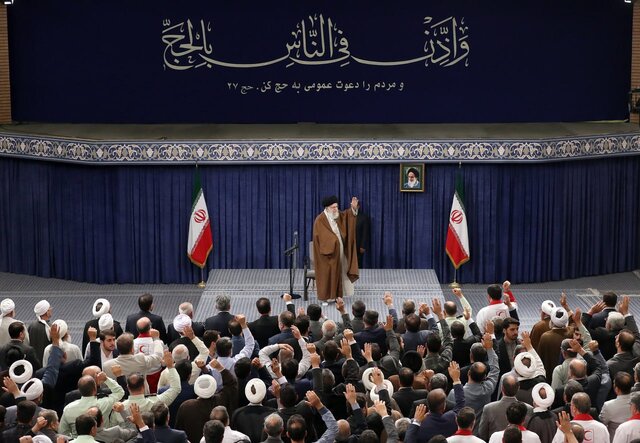 رهبر انقلاب: در پشتیبانی از فلسطین منتظر کسی نمی‌مانیم/امسال حج برائت از صهیونیست‌ها باشد