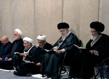 برگزاری مراسم بزرگداشت رئیس‌جمهور و همراهانش از سوی رهبر انقلاب