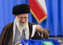 رهبر انقلاب: جمهوری اسلامی قوامش به حضور مردم است/ حضور مردم امری لازم و ضروری است