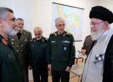 اعطای «نشان فتح» به سردار حاجی‌زاده از سوی فرمانده‌کل قوا