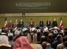 رهبر انقلاب: پشت لبخندهای دیپلماسی آمریکا باطن خبیث پنهان است، حواسمان باشد