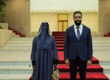 جنجال اولین ظهور علنی همسر الجولانی در رسانه های عربی و واکنش وی به سوالی پیرامون همسرش