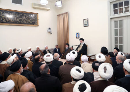 رهبر انقلاب: حوزه علمیه وام‌دار آیت‌الله جوادی آملی است