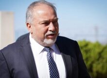 لیبرمن: جامعه اسرائیل از هم پاشیده استن