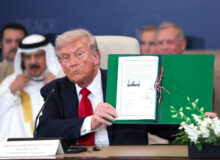 ترامپ؛ جشن صلح و آرزوی نوبل