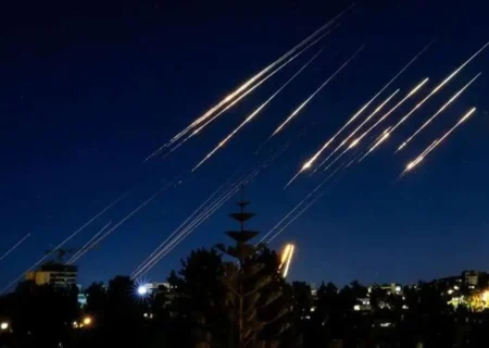 هشدار نیویورک‌تایمز: ایران در جنگ بعدی ۲۰۰۰ موشک را همزمان شلیک می‌کند