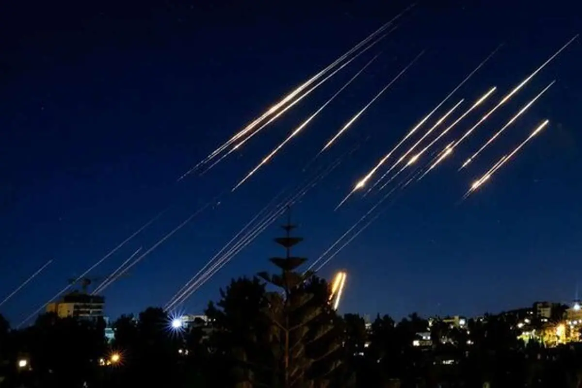 هشدار نیویورکتایمز: ایران در جنگ بعدی ۲۰۰۰ موشک را همزمان شلیک میکند