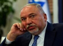 لیبرمن: آمریکایی‌ها اسرائیل را اداره می‌کنند/احتمال فروپاشی دولت در سال‌های آتی