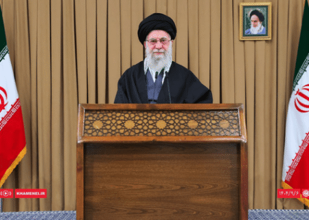 رهبر انقلاب: دولت آمریکا قطعاً شایسته ارتباط با جمهوری اسلامی ایران نیست