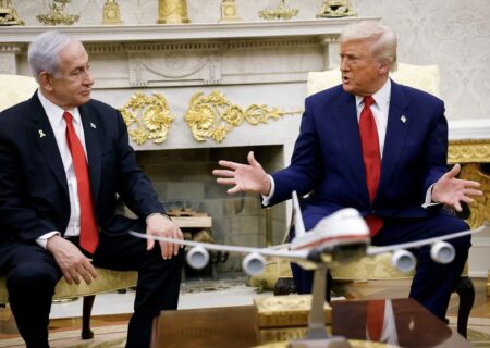 ترامپ در گفت وگو با نتانیاهو خواستار اجرای مرحله دوم توافق آتش بس در غزه شد