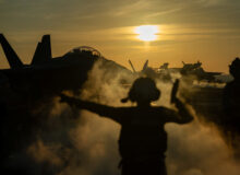 آسوشیتدپرس: فشار نبرد با یمن، نیروی دریایی آمریکا را به مرز جنون رساند