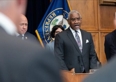 شکست دموکرات‌ها در مهار جنگ‌طلبی ترامپ علیه ونزوئلا