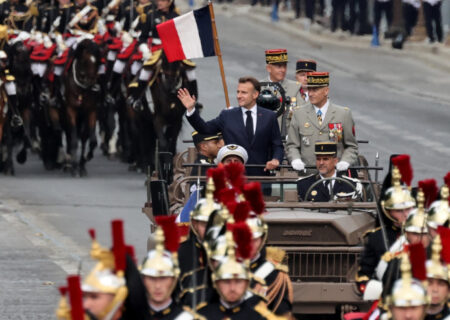 فرانسه خود را برای دفاع تنها از اروپا آماده می‌کند