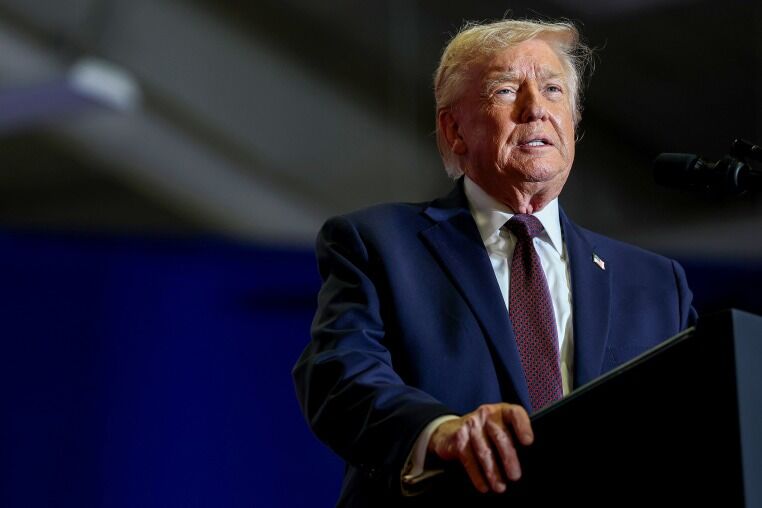 ترامپ در شوک؛ افشای میلیونها پروندهٔ اپستین