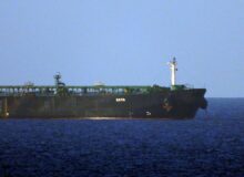 وال استریت ژورنال: محاصره ونزوئلا گزینه‌های ترامپ علیه ایران را محدود کرده است