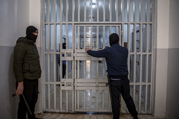 فرار گسترده عناصر داعش از زندان الشدادی/دمشق و قسد یکدیگر را متهم می‌کنند