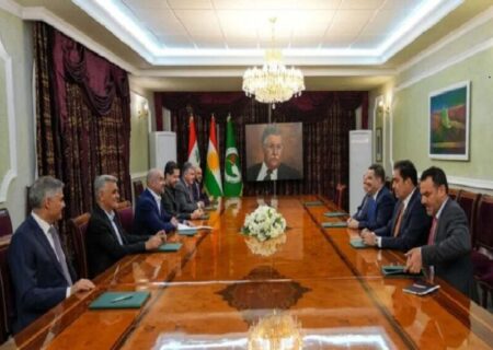 تکاپوی رهبران سیاسی عراق برای انتخاب رئیس‌جمهور/ دولت باید طبق زمانبندی قانونی، تشکیل شود