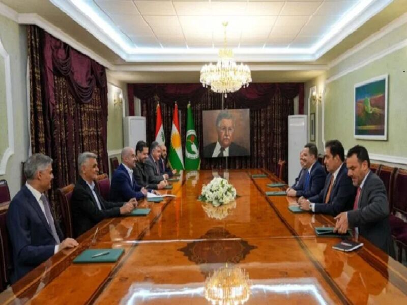 تکاپوی رهبران سیاسی عراق برای انتخاب رئیس‌جمهور/ دولت باید طبق زمانبندی قانونی، تشکیل شود