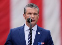 وزیر جنگ آمریکا: ترامپ به دنبال راه‌حل از طریق مذاکره با ایران است