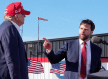 اعتراف معاون ترامپ به ناکامی پروژه براندازی در ایران