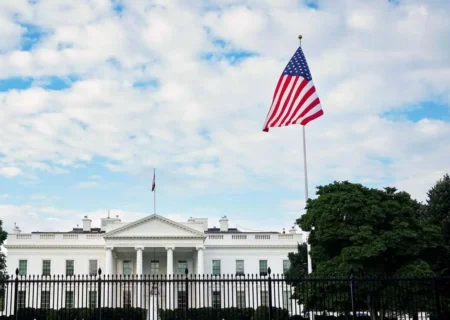 اکسیوس: عملکرد بایدن از ترامپ بهتر بود