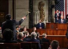 قانون‌گذاران آمریکایی محدود کردن اختیارات جنگی ترامپ علیه ایران را بررسی می‌کنند