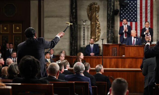 قانون‌گذاران آمریکایی محدود کردن اختیارات جنگی ترامپ علیه ایران را بررسی می‌کنند
