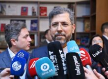 خطیب‌زاده: حمله آمریکایی‌ها به شناور غیرمسلح ایرانی، تکرار اقدام نازی‌هاست