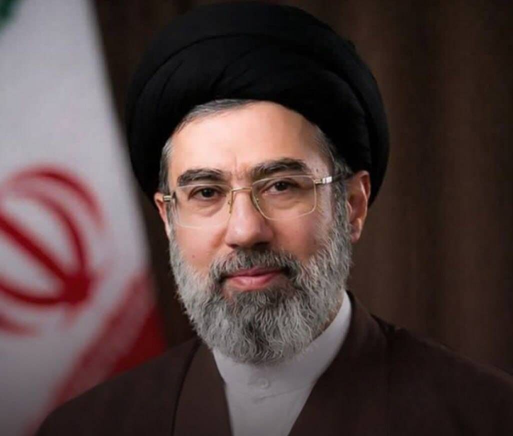 آیت الله سید مجتبی حسینی خامنهای سومین رهبر جمهوری اسلامی ایران شد