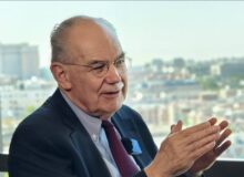 مرشایمر: تهران عجله‌ای برای پایان جنگ ندارد/ ترامپ نمونه یک قلدر کلاسیک است