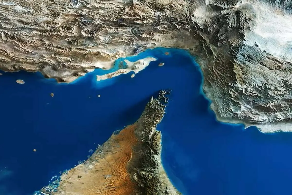 سی ان ان: تهدید کابلهای اینترنتی در تنگه هرمز/ ایران گوگل و متا را ملزم به رعایت قوانین خود میکند؟!