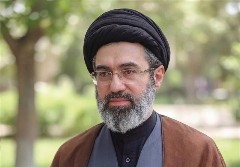 رهبر معظم انقلاب: خمینی کبیر و خامنهای شهید آمادگی ملت را احیا کردند