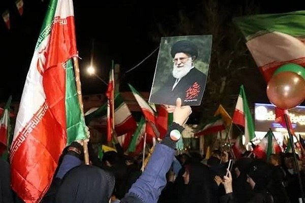 سیانان: مراسم تشییع رهبر شهید ایران پیام چالش برانگیز برای ترامپ است