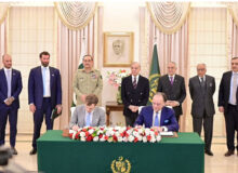 خرید نفوذ در کاخ سفید / چگونه عاصم منیر پاکستان را به یک قدرت اثرگذار در سیاست خارجی ترامپ تبدیل کرد؟