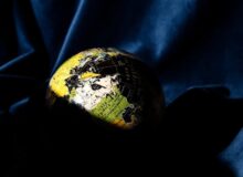 جهان در حال قطع ارتباط با آمریکاست