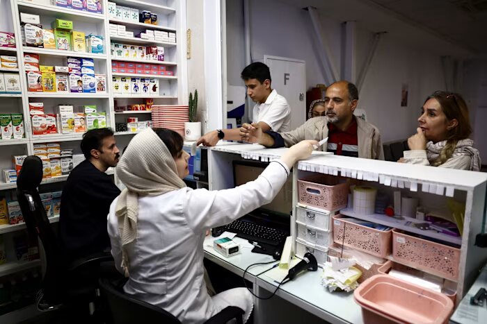 گزارش فایننشال تایمز از تاثیر تحریمها و اقدامات خصمانه آمریکا بر بخش دارو و درمان ایران