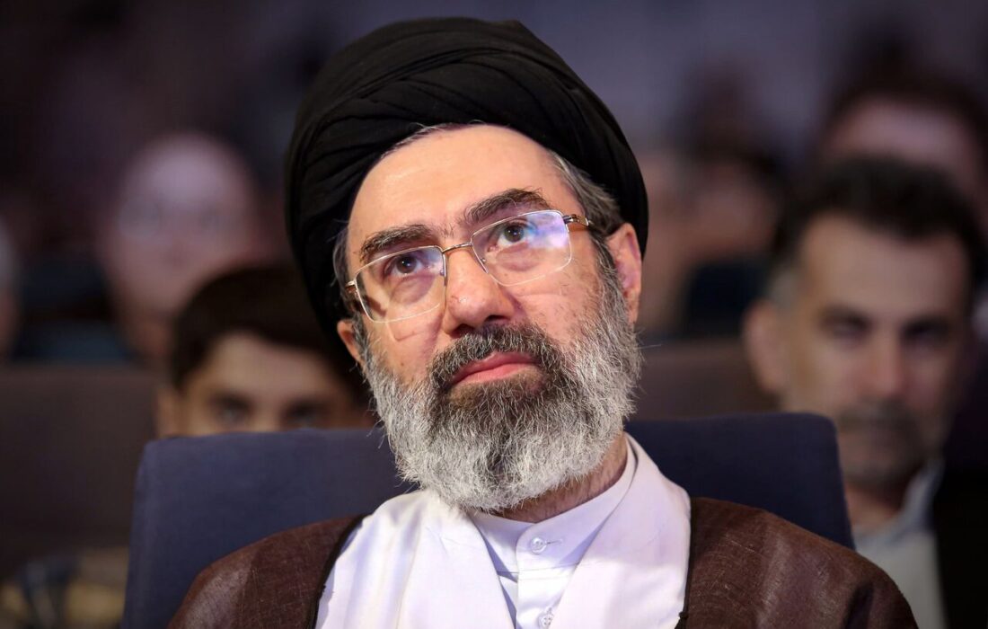رهبر انقلاب: ایران قوی بر پایۀ اقتدار علمی و فنّاوری استوار است
