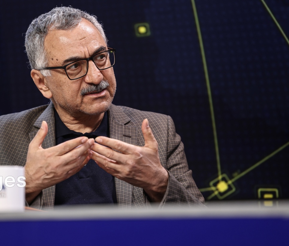 اقتصاد ایران ظرفیت عبور از فشارهای ناشی از جنگ را دارد/ بروکراسی مانع تصمیمگیری است